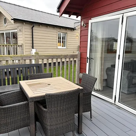 Lakeside Escape, The Bay, View, 2 Bedrooms With Ensuites, Parking Bay, 1 Small Dog Welcome 파일리