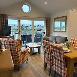 Holiday home Lakeside Escape, The Bay, View, 2 Bedrooms With Ensuites, Parking Bay, 1 Small Dog Welcome Filey