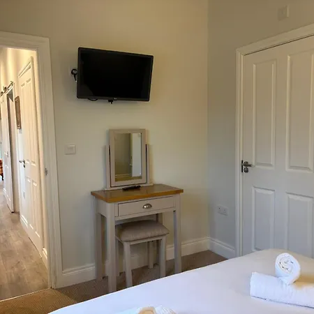 Lakeside Escape, The Bay, View, 2 Bedrooms With Ensuites, Parking Bay, 1 Small Dog Welcome *